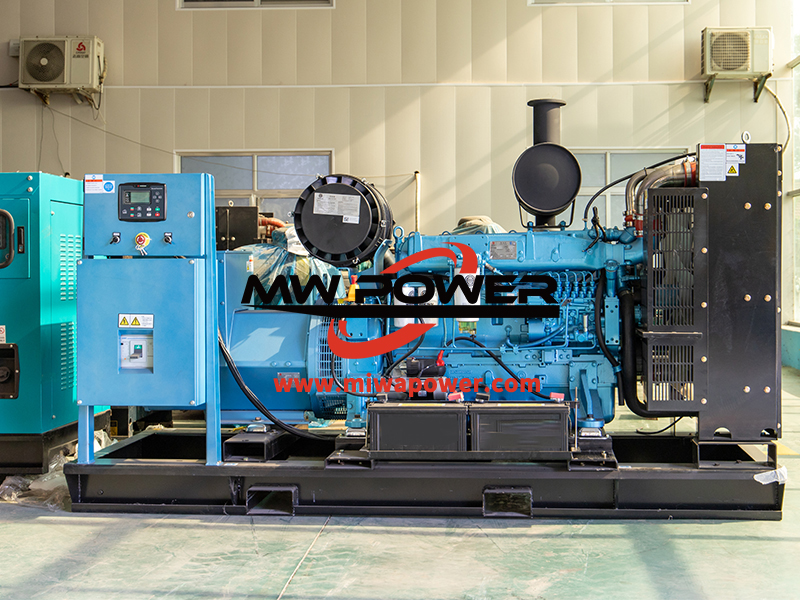 ¿¿ cuáles son los beneficios de cómo los grupos electrógenos diesel reducen el ruido a través de la Sala de computadoras?