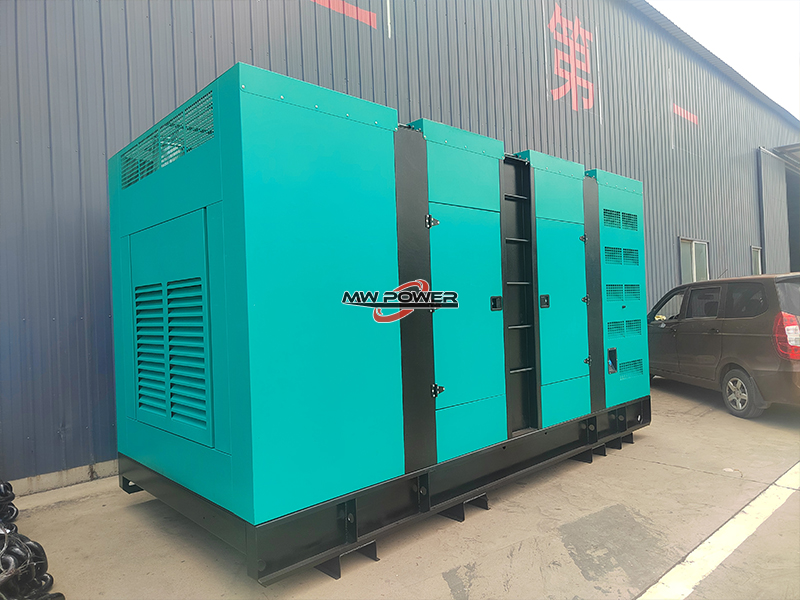 El generador Cummings de 800kw se instala en el puerto